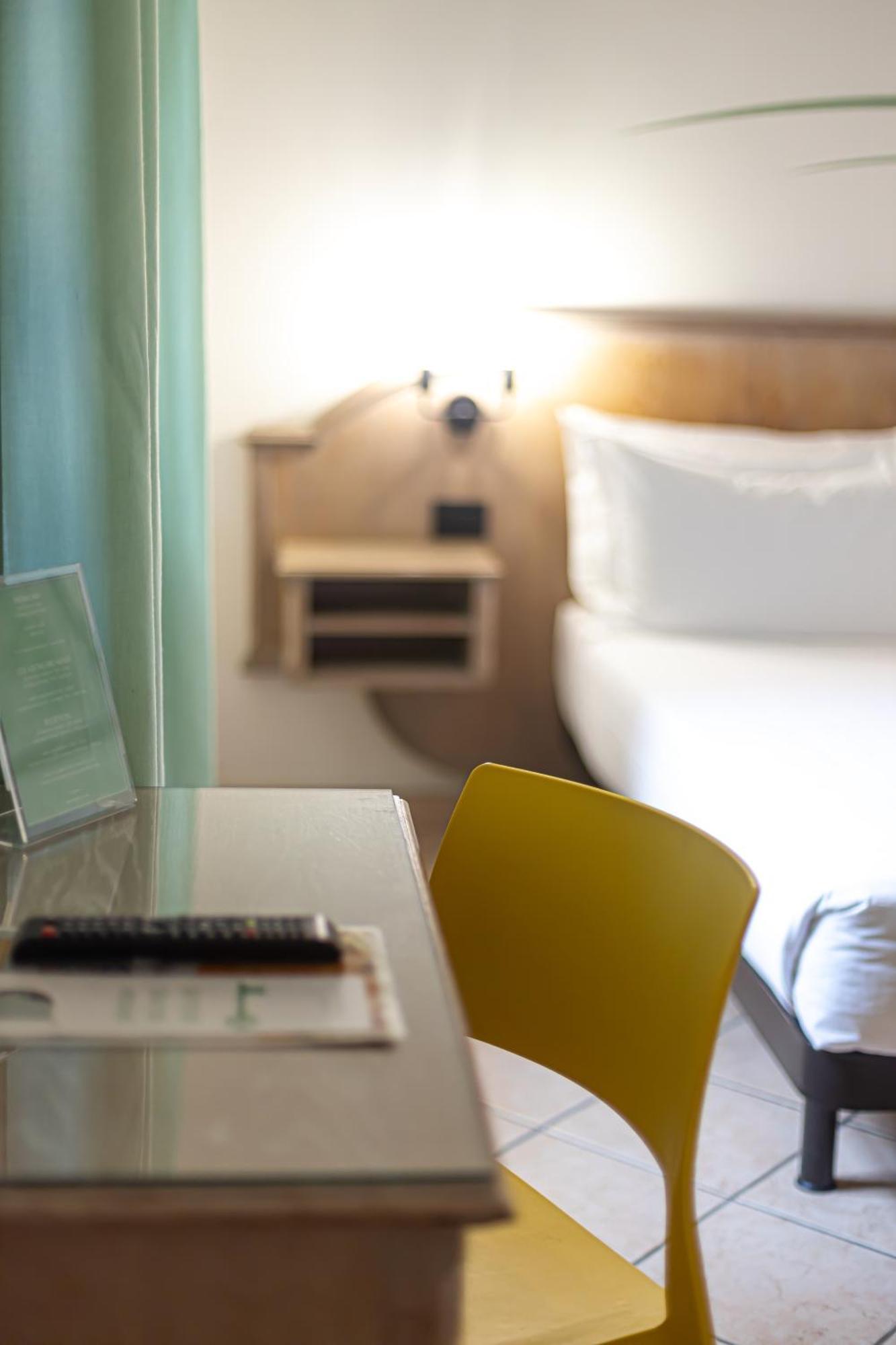 Hotel Tornielli 9 By Lvg Hotel Collection 诺瓦拉 外观 照片